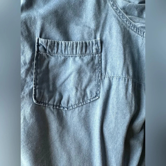 Simply Emma Women’s Button Down Light Denim Long Sleeve Shirt Size 2X - Picture 4 of 6